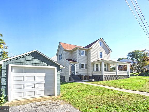 4th image of 431 Ingleside Ave