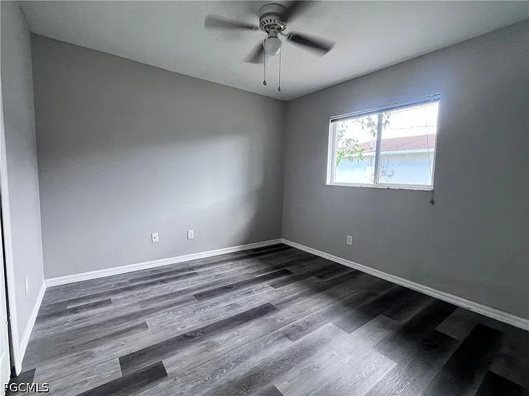 1809 SW Santa Barbara Pl — Photo 9