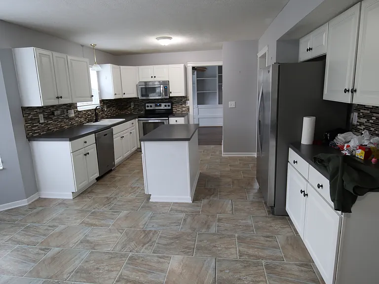 4400 Greensbury Dr — Photo 17