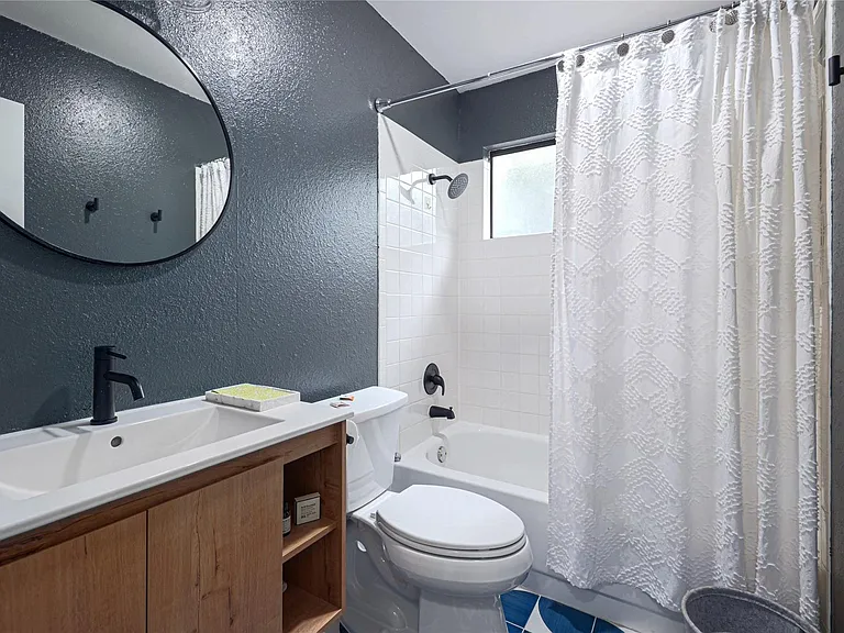 8812 United Kingdom Dr — Photo 22