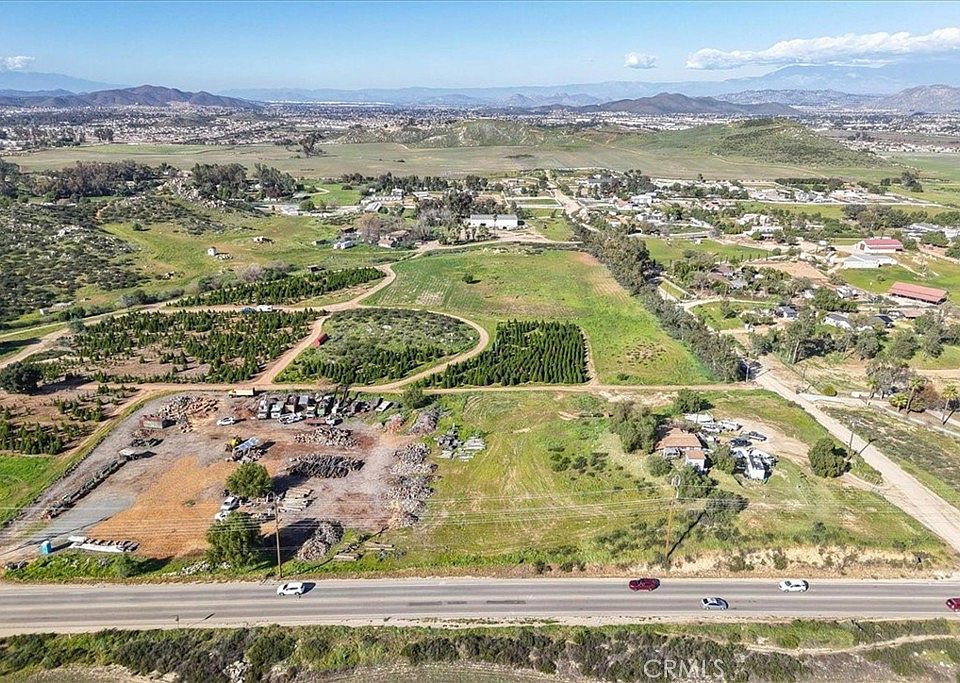 1st image of 26993 Bradley Rd