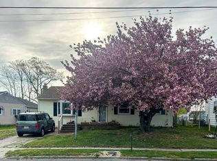 318 Linden Ln, Rio Grande, NJ 08242