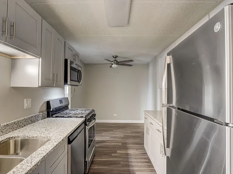 Bartlett Court Apartments — Photo 20