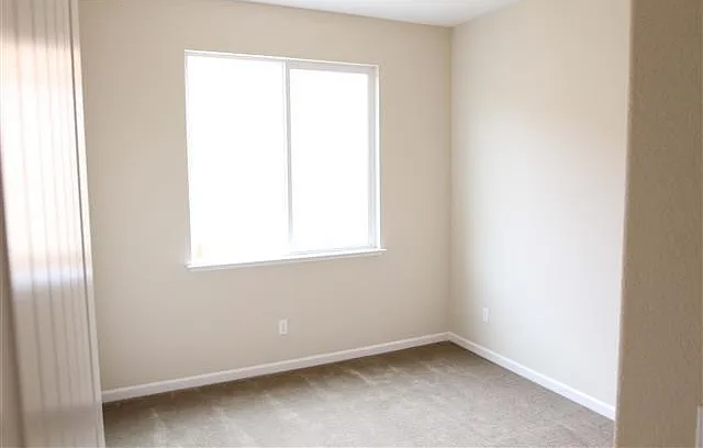 254 Altadena Cir — Photo 15