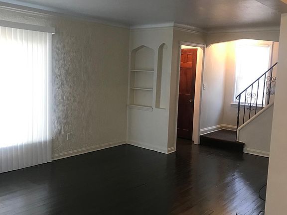 3rd image of 3376 E 147th St