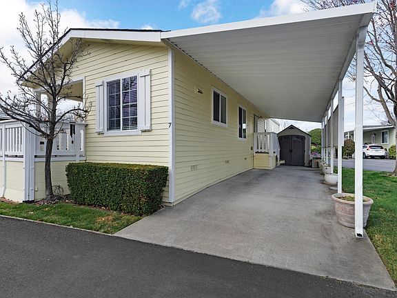 4th image of 7 Oakwood Drive