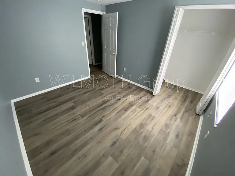 11405 Dunshire Dr — Photo 12