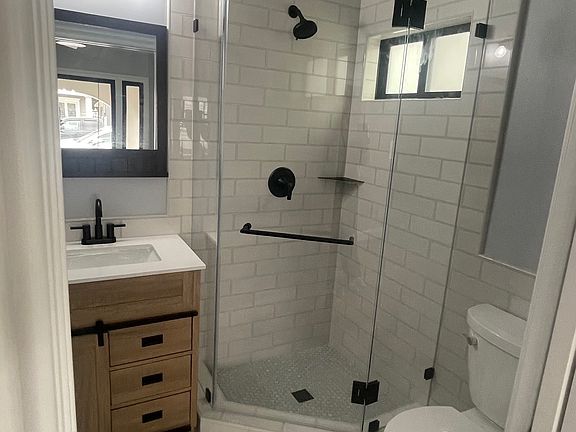 4th image of 214 Corona Ave