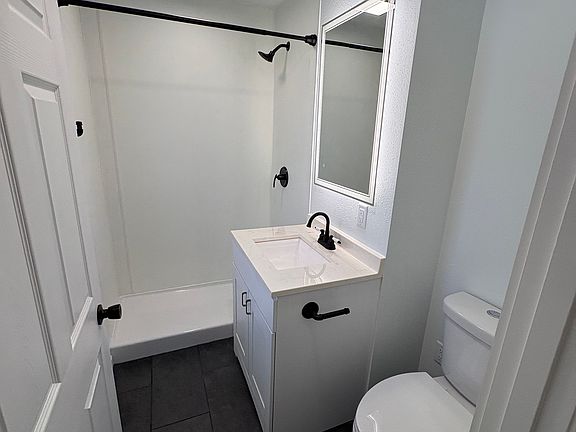 5th image of 4225 7th Ave #2