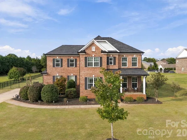 1124 Golden Gate Ct, Rock Hill, SC 29732