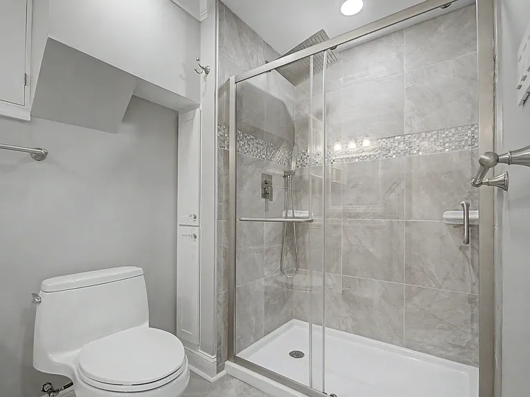 2501 Eastern Point Ct — Photo 34