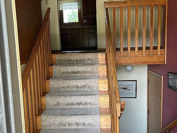 2nd image of 512 Eastview Rd