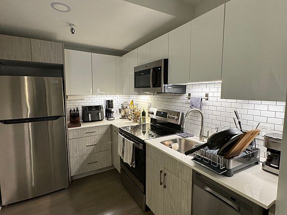 5th image of 503 Beacon St #13