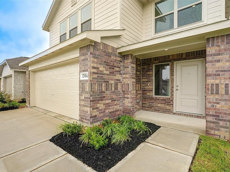 17914 Becker Landing Dr — Photo 2