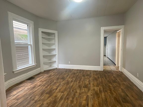 3rd image of 376 4th St #3