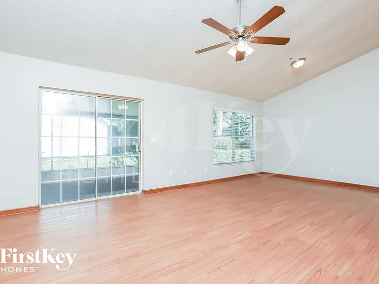 104 Hazel Blvd — Photo 3