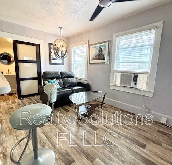 418 Daytona St — Photo 4