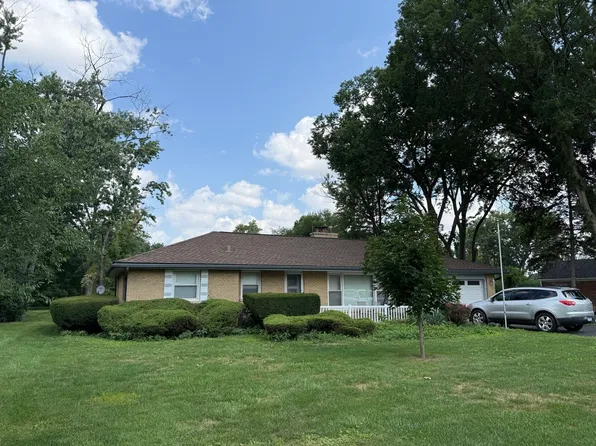 16W680 Crest Ave, Bensenville, IL 60106
