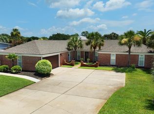 934 Aquamarine Dr, Gulf Breeze, FL 32563