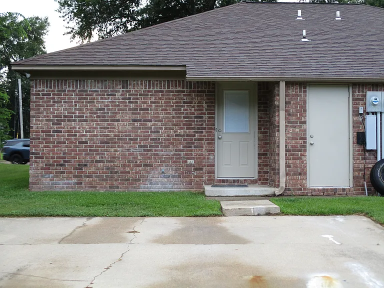 2620 County Ave — Photo 18
