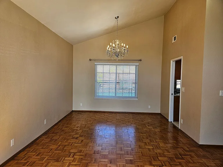 3076 Valleywood Ct — Photo 4