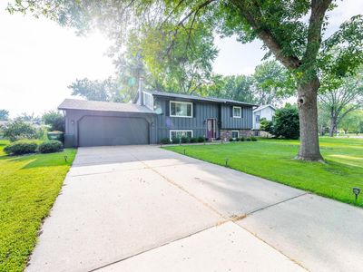 7865 Penn Ave N, Brooklyn Park, MN, 55444