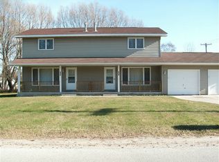 563 N 17th St, Gladstone, MI 49837