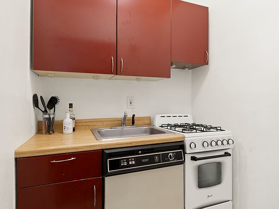 4th image of 229 E 29th St APT 2J