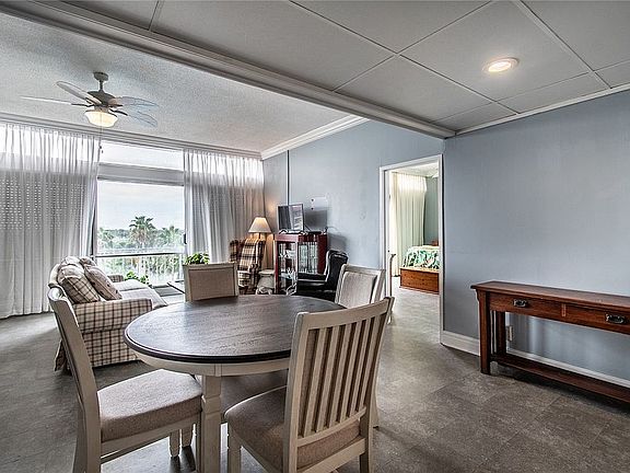 3rd image of 4600 Ocean Dr APT 505