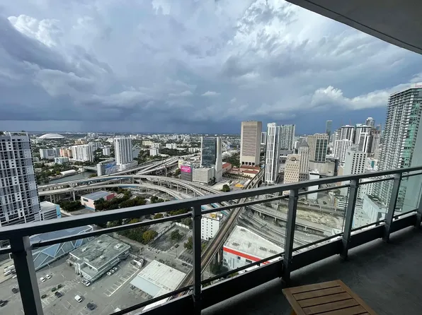 90 SW 3rd St, Miami, FL