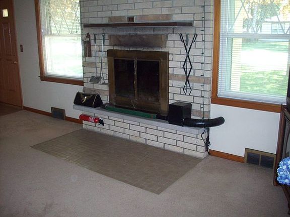 3rd image of 3059 Charles St