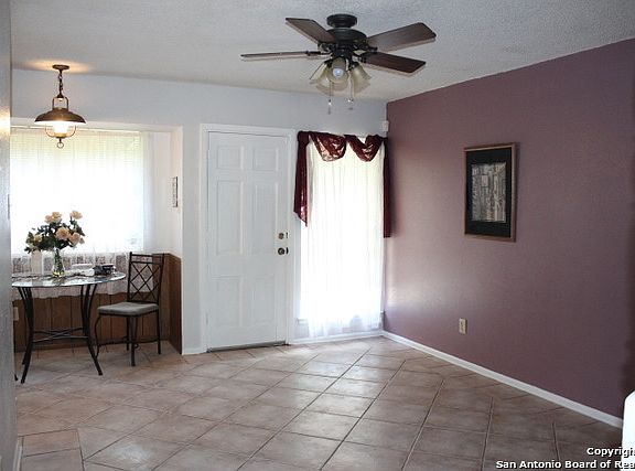 2nd image of 4843 Wordsworth St