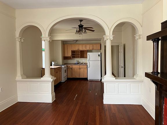 3rd image of 3911 Iberville St #A