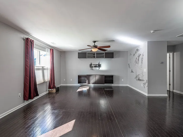 504 Southwick Pl — Photo 4