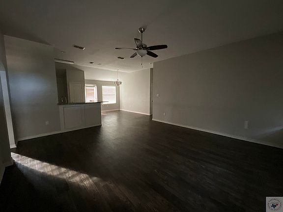 4th image of 105 Dogwood Cir