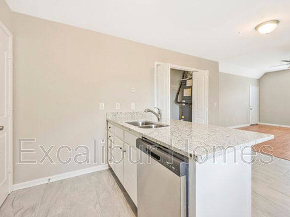 5th image of 4942 Camborne Cir