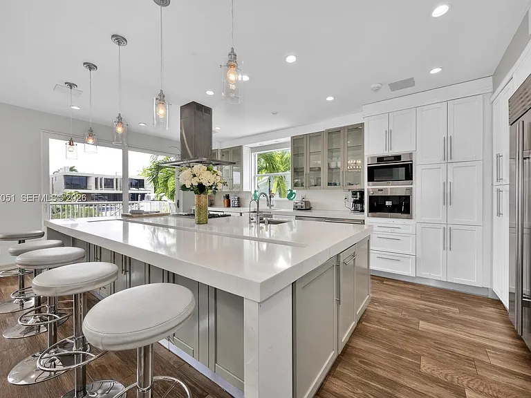 1076 NE Little River Dr — Photo 8