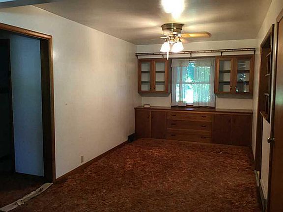 4th image of 115 E 1st Ave