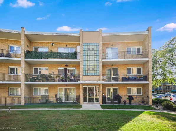 10320 S Pulaski Rd APT 205A, Oak Lawn, IL 60453