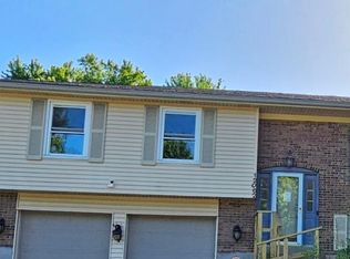 12062 Hazelhurst Ln, Cincinnati, OH