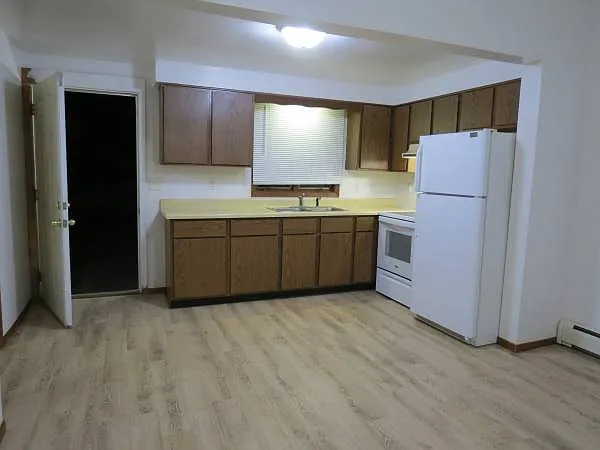 142 East St #A — Photo 5