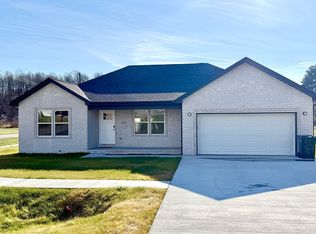 900 Edgebrook Dr, Vine Grove, KY 40175