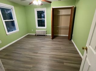 70 3rd St, Somerville, NJ 08876