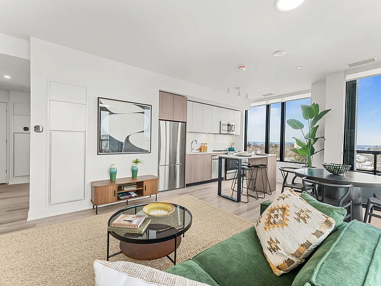 500 Upper Wellington St — Photo 8