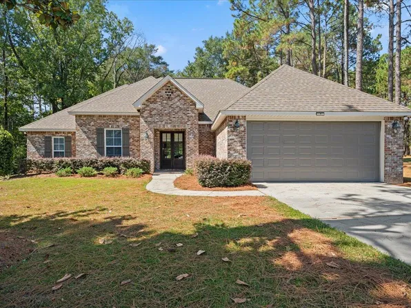 59 Serene Meadows Dr, Hattiesburg, MS 39402