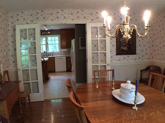 5th image of 31 Bending Oak Dr