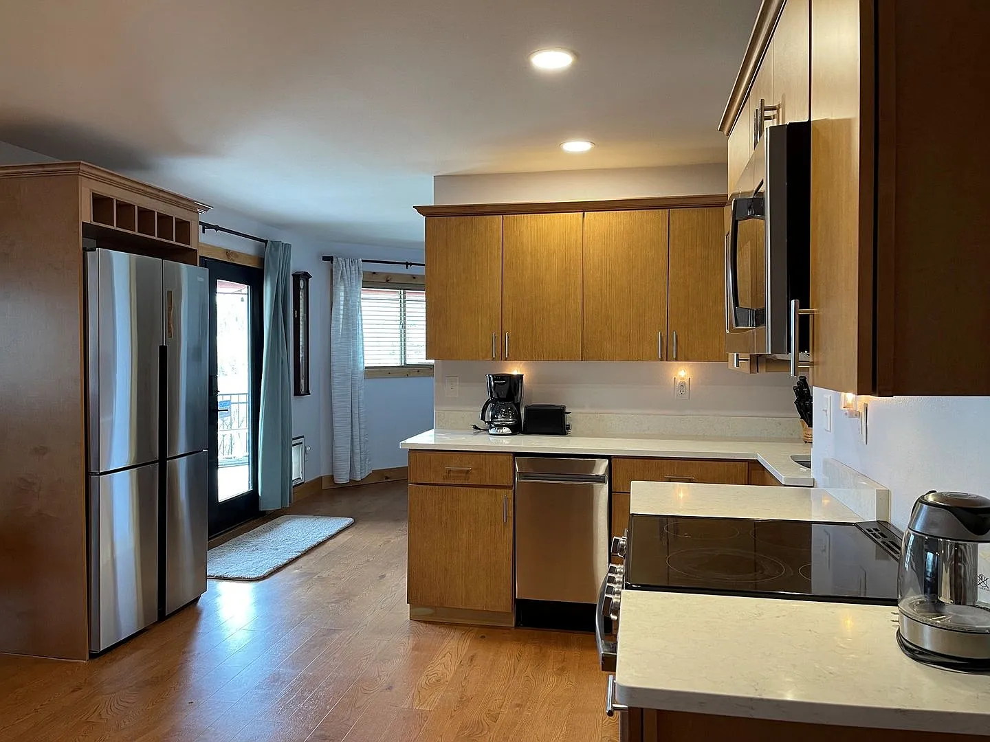 Cozy 1 Bed/1 Bath — Photo 3