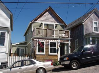 122 2nd St, Astoria, OR 97103