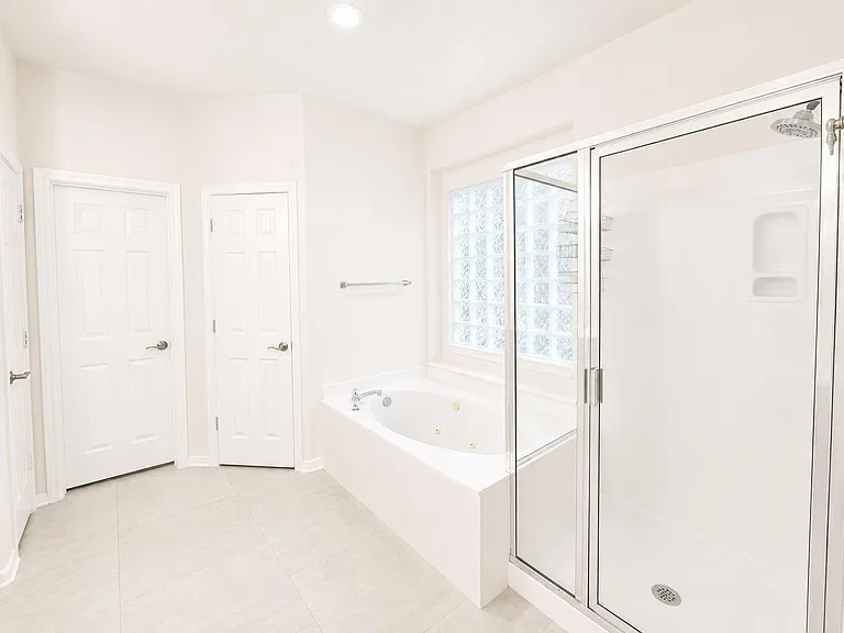 98 W Knightsbridge Dr — Photo 18
