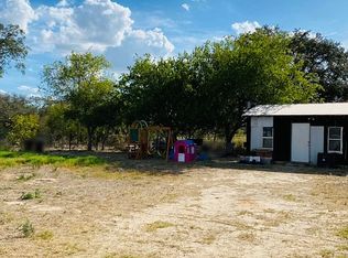 606 Viewpoint Dr, Poteet, TX 78065